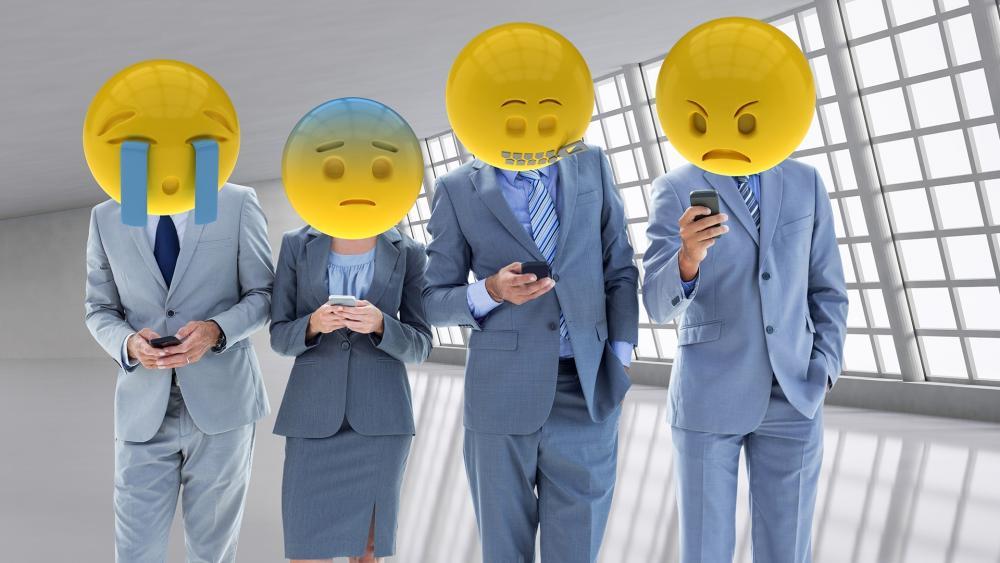 İş Hayatında Mesajlaşmanın Dili: Emojiler ve Klasik Kelimeler Ne Anlatıyor?